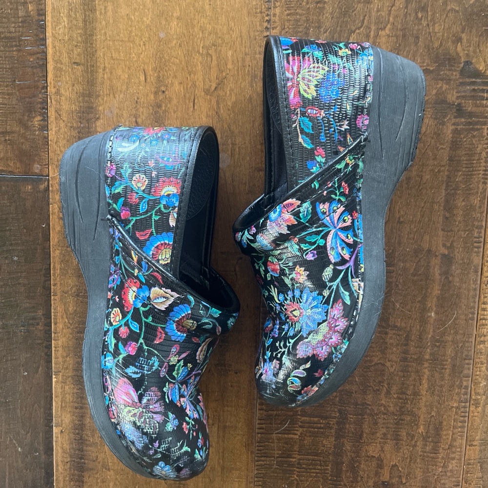 Dansko professional CP 20 black floral print EU40 US9